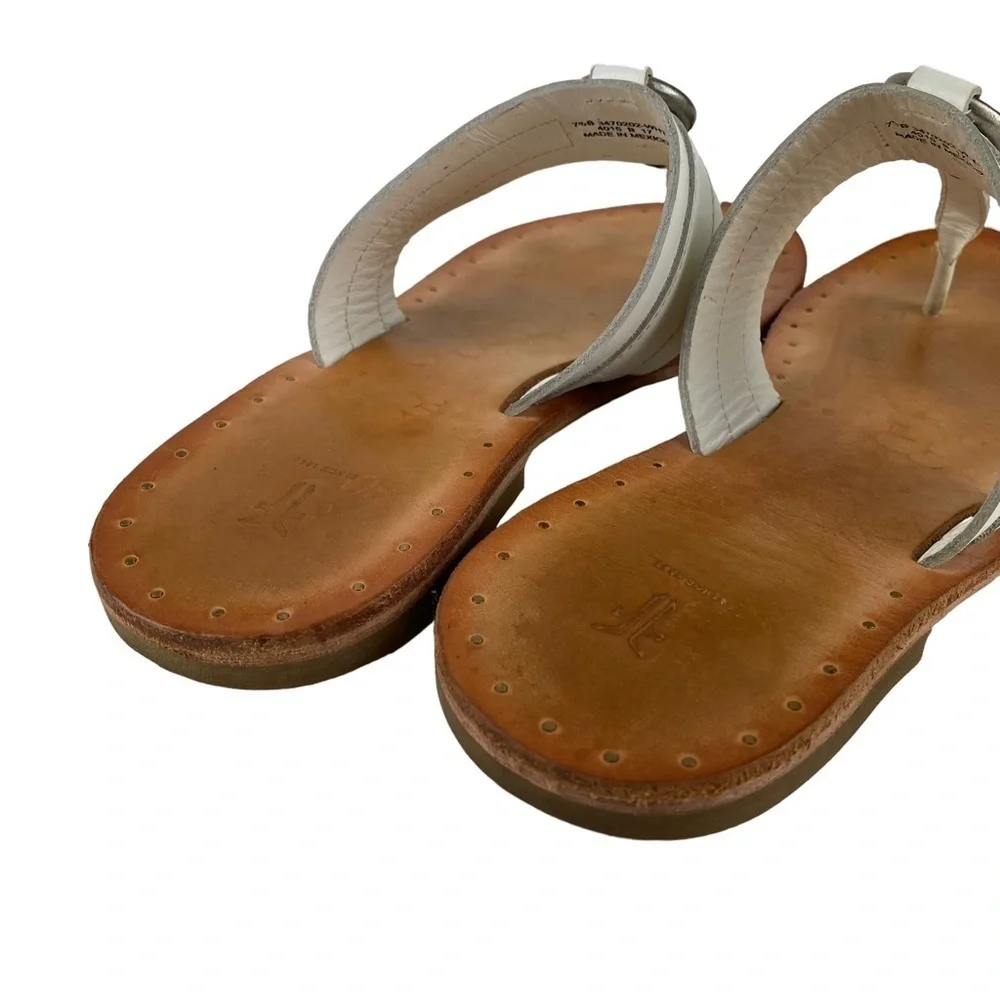 Frye Sandals White Leather Flats Slip On Thong Women’s Size 7.5